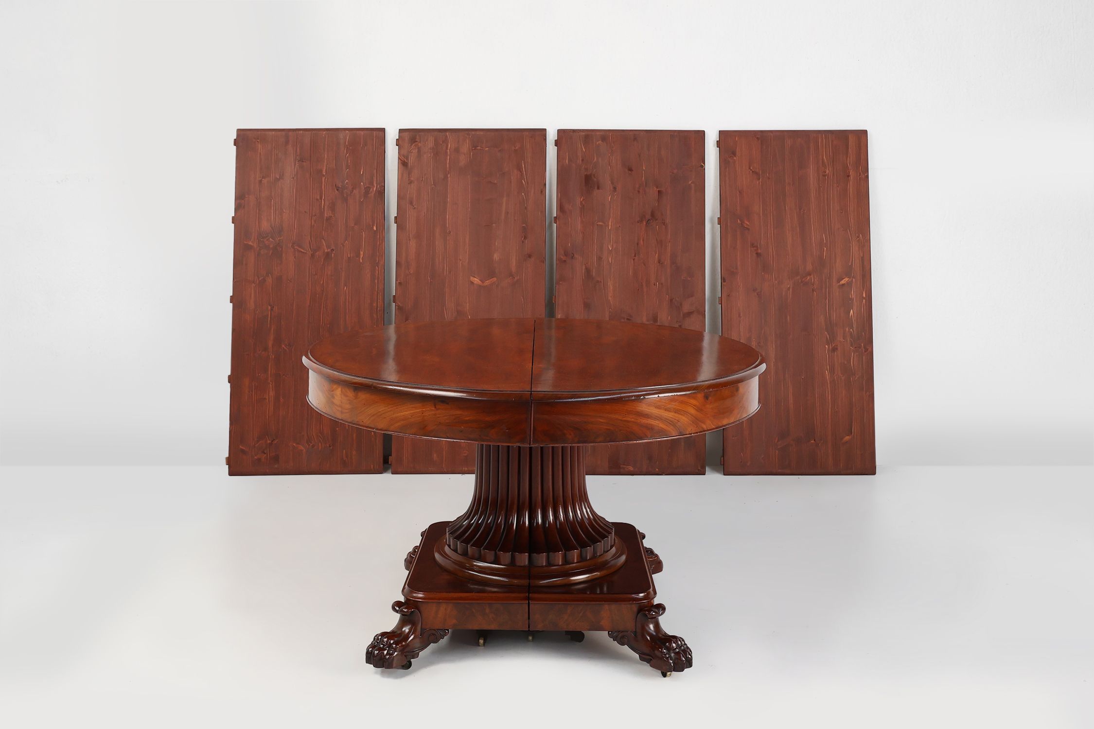 Extendable Antique English Dining Table in Victorian style, ca. 1830thumbnail